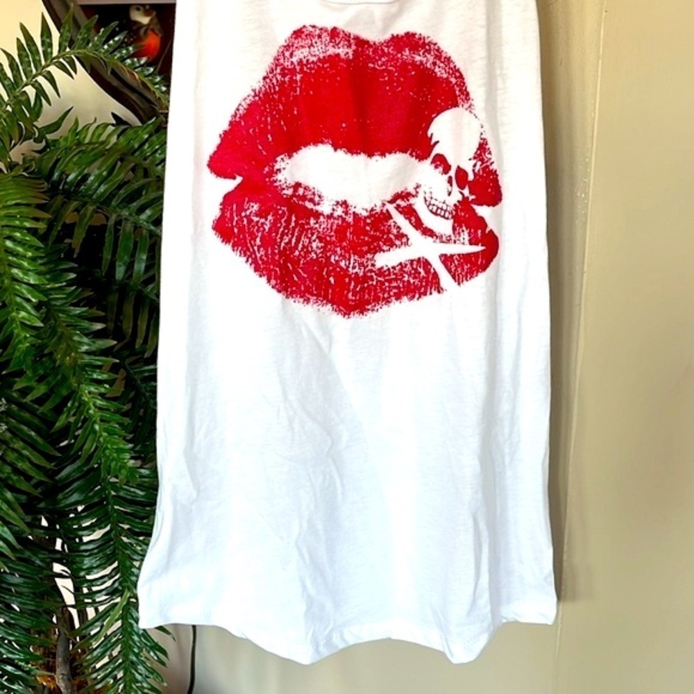 Brand New Cartel Ink White Racerback Tank Top Red Lips Skull Crossbones Punk - Picture 6 of 12